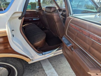 Ford LTD COUNTRY SQUIRE WOODY  - 38