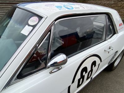 Ford Mustang - Jacky Ickx tribute car - 1965  - 34