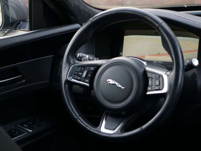 Jaguar XF 2.0 D R-SPORT AUTO PANO COCKPIT CAM BI-XENON EU6d  - 15