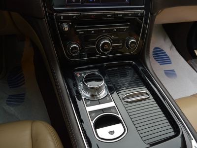 Jaguar XJ V6 3.0 - 275 ch Luxe 1 MAIN !! 23.000 km !!  - 13