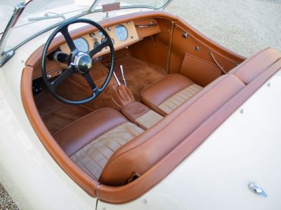 Jaguar XK120 XK 120 Open Top Speedster (OTS) LHD 1951 - OLDTIMER - GERESTAUREERD - MATCHING NUMBERS - SOFTTOP - CREAM WHITE - <small></small> 99.999 € <small>TTC</small>