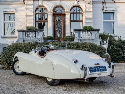 Jaguar XK120 XK 120 Open Top Speedster (OTS) LHD 1951 - OLDTIMER - GERESTAUREERD - MATCHING NUMBERS - SOFTTOP - CREAM WHITE - <small></small> 99.999 € <small>TTC</small>