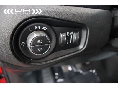 Jeep Renegade 1.6 DOWNTOWN - NAVI KEYLESS TREKHAAK  - 35