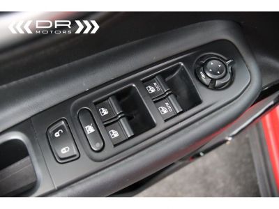 Jeep Renegade 1.6 DOWNTOWN - NAVI KEYLESS TREKHAAK  - 39