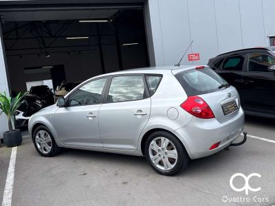 Kia Cee'd Ceed / 1.6 DIESEL 5 PORTES CLIM PROPRE  - 7