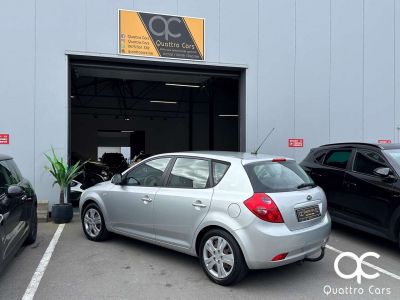 Kia Cee'd Ceed / 1.6 DIESEL 5 PORTES CLIM PROPRE  - 22