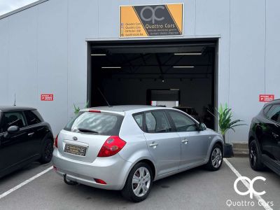 Kia Cee'd Ceed / 1.6 DIESEL 5 PORTES CLIM PROPRE  - 23