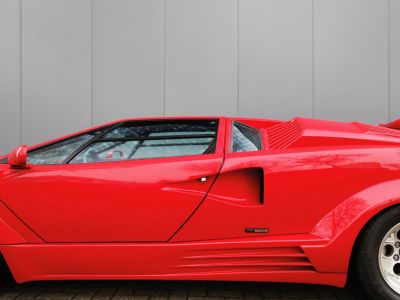 Lamborghini Countach 25th Anniversary Downdraft 5.2L V12 producing 455 bhp  - 11