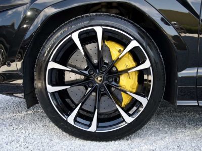 Lamborghini Urus 3D High End B&O 23' Headup Pano Ceramic Brakes - <small></small> 333.900 € <small>TTC</small> - #7