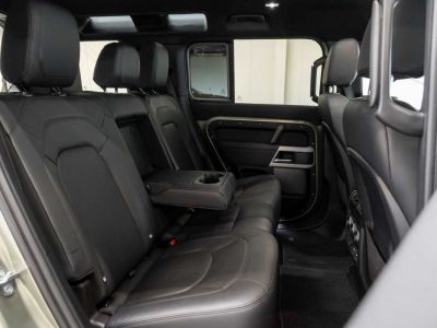 Land Rover Defender 110 D250 SE Trekhaak Panodak Black Pack 360°  - 19