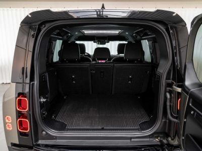 Land Rover Defender 110 D250 SE Trekhaak Panodak Black Pack 360°  - 20