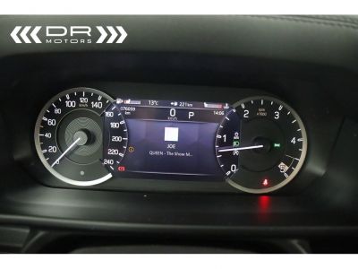 Land Rover Defender 110 SE - 3.0 D200 4WD MHEV NAVIGATIE LEDER PANODAK 7 PLAATSEN  - 35