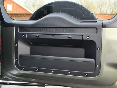 Land Rover Defender 90 3.0D D200 - TREKHAAK - JUMPSEAT - LICHTE VRACHT -  - 32