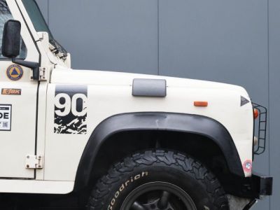 Land Rover Defender 90 V8 3.5 V8 138 bhp with injection  - 7