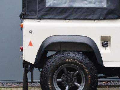 Land Rover Defender 90 V8 3.5 V8 138 bhp with injection  - 8