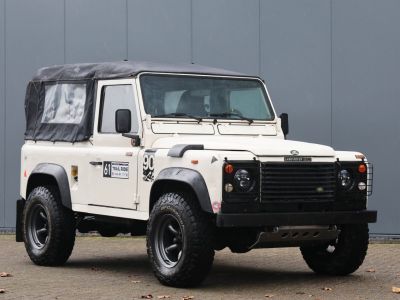 Land Rover Defender 90 V8 3.5 V8 138 bhp with injection  - 11