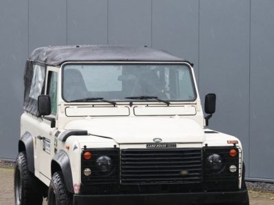 Land Rover Defender 90 V8 3.5 V8 138 bhp with injection  - 12