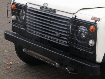 Land Rover Defender 90 V8 3.5 V8 138 bhp with injection  - 19