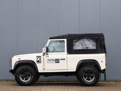 Land Rover Defender 90 V8 3.5 V8 138 bhp with injection  - 22