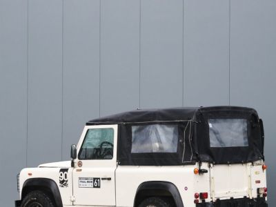 Land Rover Defender 90 V8 3.5 V8 138 bhp with injection  - 23