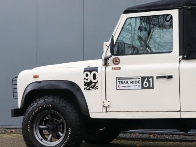 Land Rover Defender 90 V8 3.5 V8 138 bhp with injection  - 25