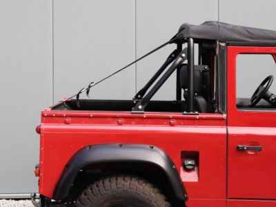 Land Rover Defender 90 V8 3.5 V8 138 bhp with original carbs  - 13