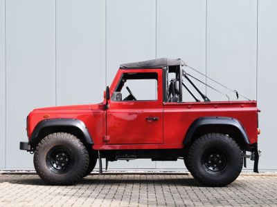 Land Rover Defender 90 V8 3.5 V8 138 bhp with original carbs  - 27