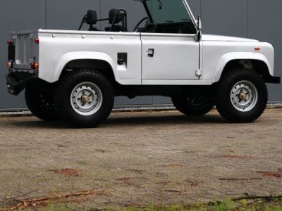 Land Rover Defender 90 V8 3.5L V8 producing 140 bhp  - 2