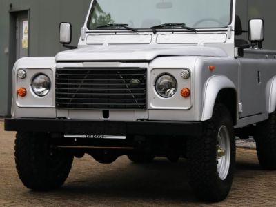 Land Rover Defender 90 V8 3.5L V8 producing 140 bhp  - 19