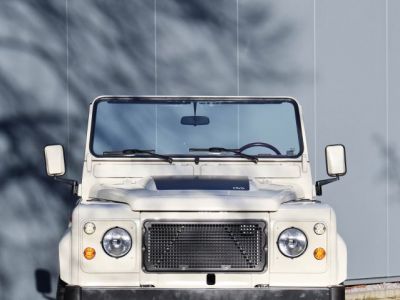 Land Rover Defender 90 V8 Miyo Safari 3.5L V8 producing 200 bhp with injection  - 13