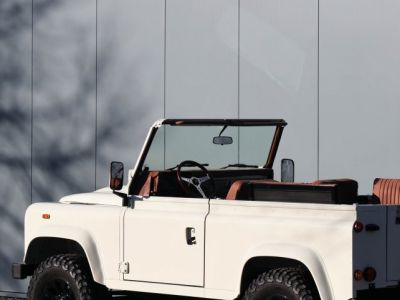 Land Rover Defender 90 V8 Miyo Safari 3.5L V8 producing 200 bhp with injection  - 21