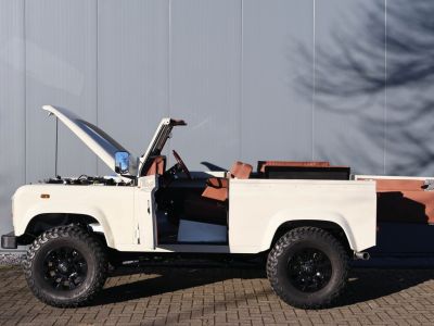 Land Rover Defender 90 V8 Miyo Safari 3.5L V8 producing 200 bhp with injection  - 22