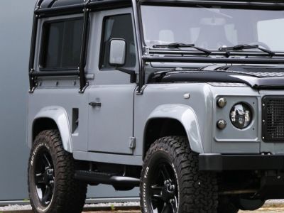 Land Rover Defender 90 V8 Urban 4.6L V8 producing 230 bhp  - 21