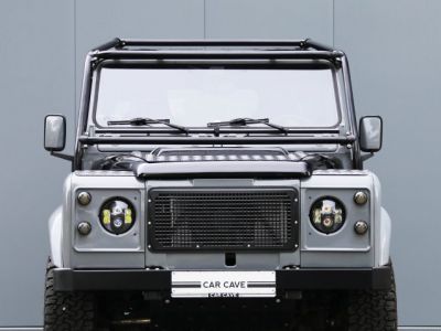 Land Rover Defender 90 V8 Urban 4.6L V8 producing 230 bhp  - 22