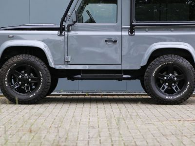 Land Rover Defender 90 V8 Urban 4.6L V8 producing 230 bhp  - 29