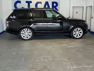 Land Rover Range Rover 3.0 D300 Vogue VOLL - AHK  - 2