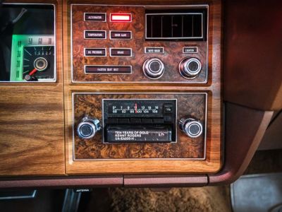 Lincoln Continental Mark IV  - 11