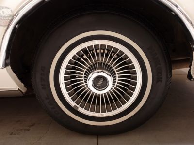 Lincoln Continental Mk V - <small></small> 19.000 € <small>TTC</small>