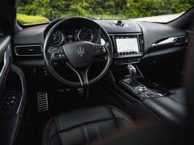 Maserati Levante S GranSport Grigio Maratea Matt Pano 360°  - 23