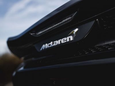 McLaren GT MSO Black Pack Luxury Lift B&W  - 6