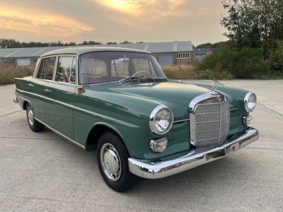 Mercedes 190 dC  - 1