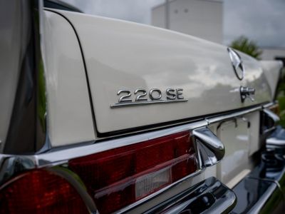 Mercedes 220 SEb Limousine  - 11