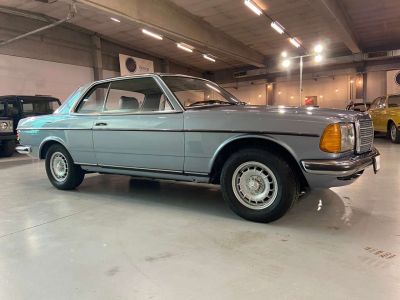 Mercedes 230 CE  - 5