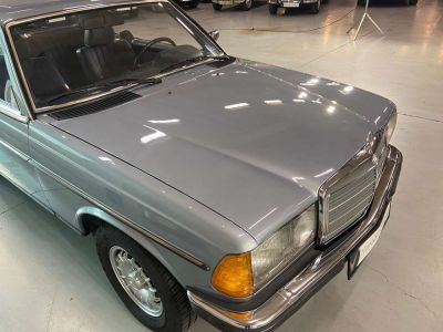 Mercedes 230 CE  - 6