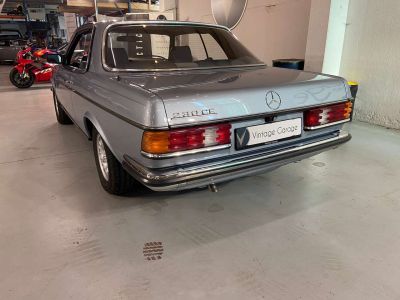 Mercedes 230 CE  - 9