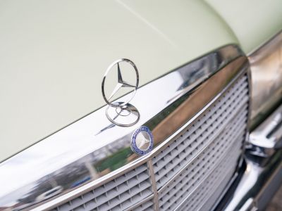 Mercedes 280 - Prix sur Demande