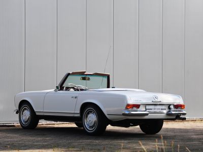 Mercedes 280 sl pagoda W113 2800 cc inline 6 cilinder 168 bhp  - 27