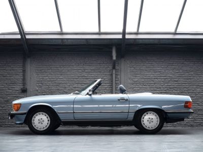 Mercedes 300 SL (R107)  - 2