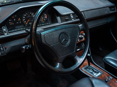 Mercedes 400 E W124 V8 - Elegance  - 22