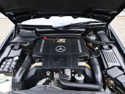 Mercedes 500 SL 5.0L V8 engine producing 333 bhp  - 34